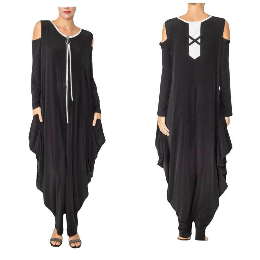 NWT IC by Connie K Lagenlook Cold Shoulder Artsy Jumpsuit Romper Sz M